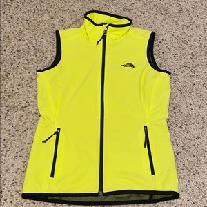 Women’s north face thermal vest size small